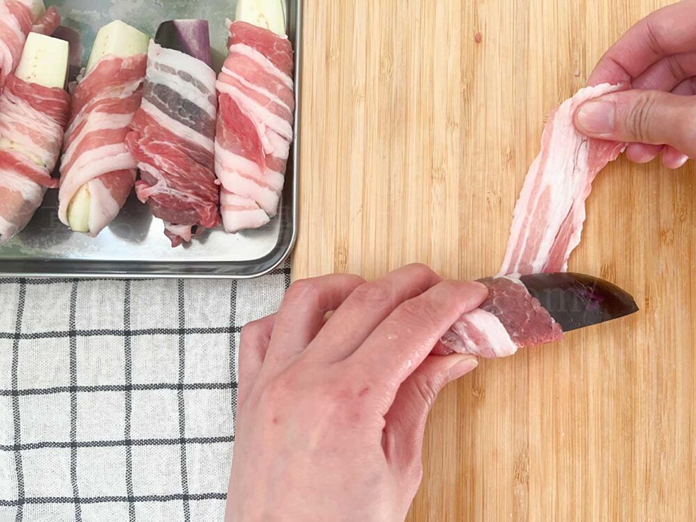 発酵食品腸活レシピ「黒酢だれでコク旨!薬味たっぷりのナスの肉巻き」